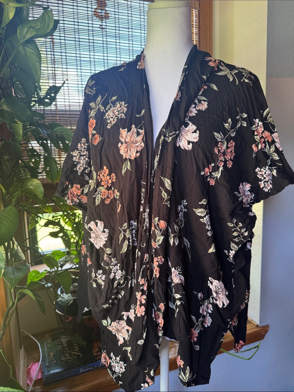 Angie Black Floral Lily Boho Kimono Cardigan Oversized Small cropped duster
